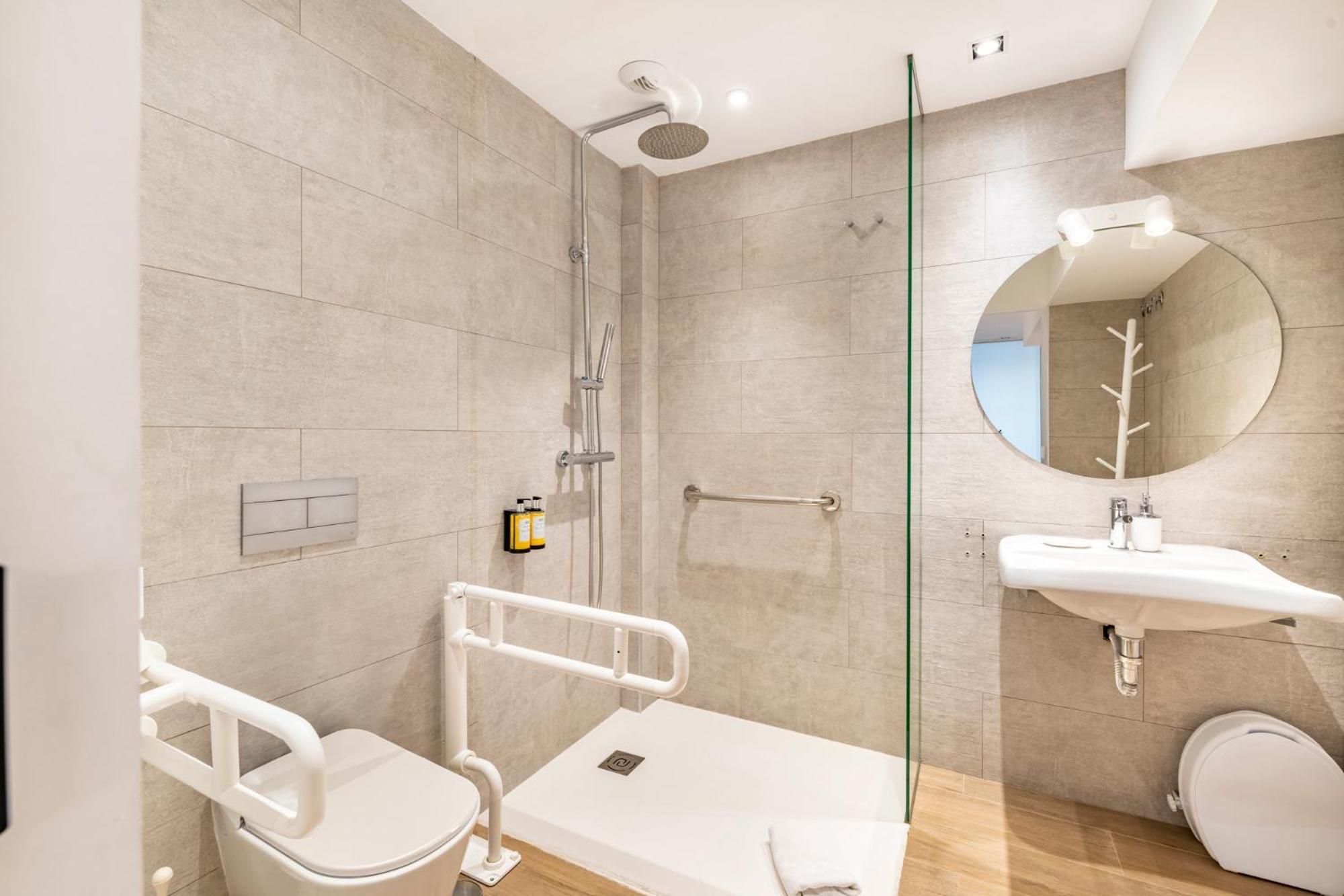 General Oraa - Darya Living Appartement Madrid Buitenkant foto