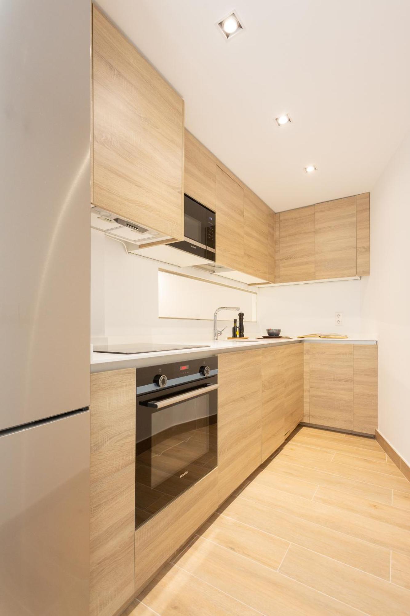 General Oraa - Darya Living Appartement Madrid Buitenkant foto